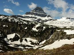 Reynolds mountain is a true horn located about 1.5 miles south of the logan pass visitor center in glacier national park. Mlewallpapers Com Reynolds Mountain From Logan Pass
