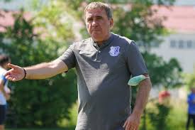 Ambele echipe au avut ocazii clare de gol, însă nu au reuşit să înscrise. Uta Arad Farul ConstanÈa 0 0 Regele Revenire In Liga 1 Eliminare Pentru Dussaut In Minutul 70 Èi Accidentare Destul De GravÄ Pentru DÄnuleasÄ