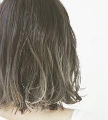ミントアッシュならブリーチなしでも透明感アップ 市販で人気のカラー剤も hair ショートのヘアスタイル ヘアスタイル ロング ヘアハック