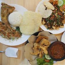 Madiun city, east java, indonesia ayam dan bebek goreng h. Ayam Goreng Pemuda Madiun Di Madiun