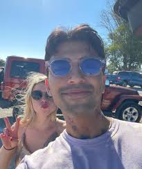 Queer roommates wanted in LES, Williamsburg, or EV