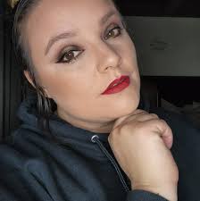 Reanna Hill's Instagram, Twitter & Facebook