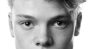 Tom Harries's Instagram, Twitter & Facebook