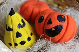 Ende oktober dürfte ihnen das suchen keine schwierigkeiten bereiten. Basteln An Halloween Anleitung Fur 11 Bastelideen Talu De