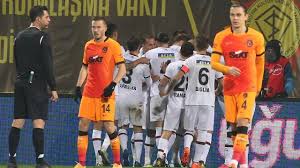 Son 4 haftada i̇stanbul temsilcisinin yedek kulübesinde yardımcı antrenör şenol can olacak. Fatih Karagumruk Galatasaray I Uzatmada Yikti Son Dakika Haberleri