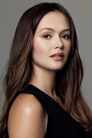 Renee Engle's Instagram, Twitter & Facebook