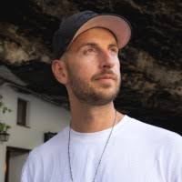 900+ "Stawski" profiles