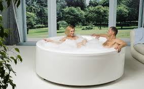 The modern and bold circular design of these models will lend a refined style to any bathroom interior. á Aquatica Allegra Freistehende Badewanne Aus Acryl Buy Online Best Prices