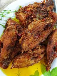 Resepi ikan talapia masak asam pedas paling sedap | versi bujang. Enazamri S Kitchen Talapia Goreng Berlada Ikan Talapia Di Garam Kunyit N Goreng Tumbuk Cili Merah 2 Cili Api Ikut Nk Pedas Bawang Besar 1 Labu Bawang Putih 4 Ulas Tumis Bahan