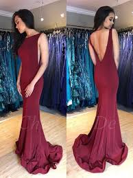 Abiballkleider lang, kurz oder midi. Ruckenfreies Abendkleid Meerjungfrau Lang Bordeaux Satin Mit Schleppe