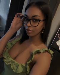 Ladies I'm sorry to bother you guys but it seems everyone wants to do a  ladies meet up and we can't quite get it together. I posted several times 