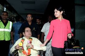 Saira banu was born on 20 december 1973 in chennai, tamil nadu india. Dilip Kumar And Saira Banu Returns From Hajj Mecca Photos Filmibeat