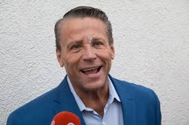Amii lowndes, actriz que tuvo participaciones en reconocidas series como skins y dr. Www Milenio Com Uploads Media 2019 07 11 Alfred