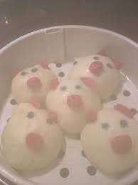 Said dumplings usually contain an array of tasty fillings that range dim sum is found in most major cities of the world thanks to the vast migration of the chinese people. Le Meilleur Patissier 6 Staffel 6 Woche Dim Sum Pigs Typisch Franzosisch