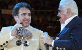 Vicente Fernández Jr aclara si Doña Cuquita padece cáncer