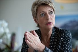 Credit Suisse: Keller-Sutter reçoit le Sabot d'or pour son obstruction à  l'information