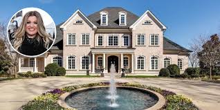 3 bedrooms, 2 baths all on one level. Kelly Clarkson Nashville Mansion For Sale Tour Kelly Clarkson S Tennessee Home