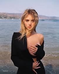 Leni Klum Nude and Sexy Photo Collection - Fappenist