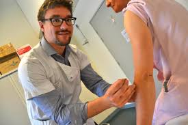 Intervenant pour soulager les souffrances physiques ou psychiques, il s'attache à rééquilibrer la circulation des énergies dans le corps du patient à l'aide de. L Acupuncture Aux Petits Soins Des Femmes Enceintes A L Hopital De Compiegne