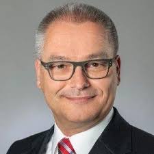 In einem tollen Buch gelesen: Das Leben gibt dir zwei Schätze, den Verstand  und das Herz und die unverzichtbaren Werkzeuge dieser Schätze sind Zeit und  Gesundheit. Ehre sie! Schön nicht? Wünsche… |