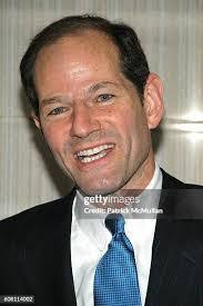 Robert Quinlan's Instagram, Twitter & Facebook