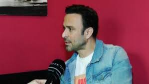 «αποφάσισα πως δεν θέλω να κάνω οικογένεια…. O Kwnstantinos Xristoforoy Gia Ton Hlikiako Ratsismo Sthn Eurovision 3ekollhste Apo Ayto Zappit