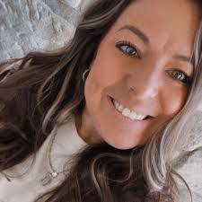 Kandice Johnson's Instagram, Twitter & Facebook