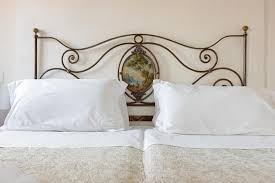 Bermalam di villa istana bunga, serasa tidur di tengah taman bunga. San Zuan Rialto Cozy Room Venesia Harga Terbaru 2021