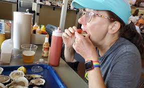 I want to go back to the islands Where the shrimp boats are tied up to the  piling Give me oysters and beer For dinner every day of the year And I'll