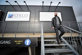 طالع جميع التعليقات البالغ عددها 86 عن ‪oslo. Black Friday Norwegian Outlet Oslo Fashion Outlet Retter Lyskastere Mot Butikker Pa Black Friday