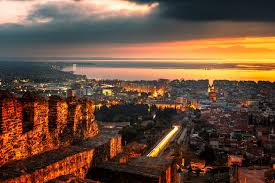 Rdeco is an architectural & interior design studio based in athens but everybody loves our blog, the most. Ein Sonnenuntergang Von Der Festung Heptapyrgion Gesehen Thessaloniki Griechenland Foto Von Nico Trinkhaus