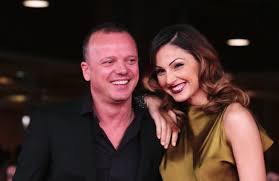 Jul 02, 2021 · gigi d'alessio con la nuova fidanzata gigi d'alessio (instagram) il matrimonio tra lele e barbie si è celebrato a casoria, nella parrocchia san paolo di casoria. Gigi D Alessio Papa Per La Quinta Volta Anna Tatangelo Reagisce Cosi