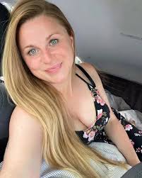 Hey, old man. You are truly unique! I keep praising you, but it seems like  I'm invisible to you. 🥺✨ Just saying 'hello' will make my day!😁