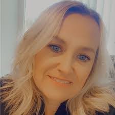 Melinda Stapleton's Instagram, Twitter & Facebook