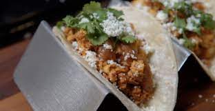 Aarón sánchez talks about cinco de mayo and shows off his mariachi singing skills, all while preparing some delicious ortega fish tacos. Gordon Ramsay Tacos Mexican Breakfast
