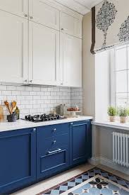 The idea is to have a lighter base and darker shades or tones for the cabinets, usually a combination of gray, blue, black and white. 6 Two Toned Kitchen Cabinets The Combo You Should Try For Your Kitchen This Season Daily Dream Decor