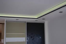Decke abhangen und led strahler und led strips light einbauen beleuchtung wohnzimmer led strahler deckenverkleidung. Laie Versucht Sich Am Decke Abhangen