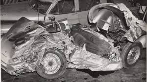 American icon james dean's death by car crash in his porsche 550 spyder on september 30, 1955 was not only shocking, but very strange. James Dean Car Crash Rare Photos To Go Up For Auction Next Month