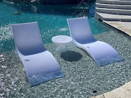 Whatever name you decide to call it, a sun pool owners usually incorporate this feature into their pool for several reasons. Amazon Com Luxury Lounger In Water Pool Chaise Lounge For Ledge 2 Chairs With Hourglass Table Kitchen Dining