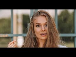See more of german radio and television host and let's dance contestants on her instagram at @lolaweippert. Lola Weippert Let S Dance Kandidatin Nackt Im Playboy Youtube