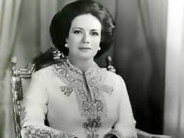 محمد أنور السادات الرئيس الثالث لجمهورية مصر العربية بعد كلا من اللواء محمد نجيب والبكباشي جمال عبد الناصر ، كان الرئيس محمد أنور السادات موضع اختلاف بين كثير من. ÙÙ‰ Ø°ÙƒØ±Ù‰ Ù…ÙŠÙ„Ø§Ø¯Ù‡Ø§ Ø­ÙŠØ§Ø© Ø§Ù„Ø³ÙŠØ¯Ø© Ø¬ÙŠÙ‡Ø§Ù† Ø§Ù„Ø³Ø§Ø¯Ø§Øª ØªØ­ÙƒÙŠÙ‡Ø§ Ø§Ù„ØµÙˆØ± Ø¹ÙŠÙ†