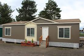 Redding 28 X 48 1279 Sqft Mobile Home Our Woodburn Or Sales Center Delivers Finely Built Fleetwood Homes To Fleetwood Homes Mobile Home Cabins In The Woods
