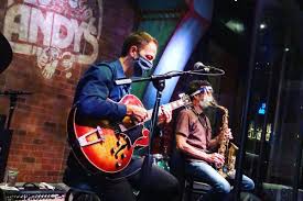 Established in 1989, it also has a very large lawn seating area perfect for summer shows. Where To See Live Music Concerts In Chicago D