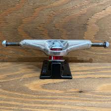 These trucks come matched with great 90a all around bushings set up for optimum weight transfer and compression which relates to a crispier feel up under your feet! Venture Trucks Yuto Horigome Bloom V Lights 5 0 5 2 Lo Highsox Skateboards