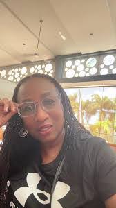 Regina Horst's Instagram, Twitter & Facebook