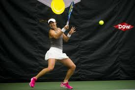 Faits saillants du duel entre mihaela buzarnescu et elina svitolina au 3e tour des internationaux de france. Mihaela Buzarnescu Vs Rebecca Peterson In Dow Tennis Classic Feb 2 2018 Midland Daily News