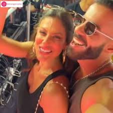 Ao lado de Pipo Marques, Mari Gonzalez curte trio elétrico do sogro em  Carnaval de Salvador