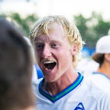 🧹🧹🧹 @cdiaz26_ and @evan_dempsey_ sweep the @asunsports awards for the  week! #WingsUp⚾🦅