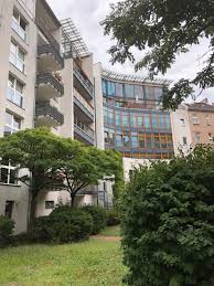 Es handelt sich hier um eine wunderschöne wohnung. Blacklabelimmobilien On Twitter Entspanntes Wohnen Verspricht Unsere Immobilie Der Woche Zum Kauf Die Moderne 3 Zimmer Wohnung Am Comeniusplatz In Friedrichshain Hat Sogar Einen Eigenen Stellplatz Und Balkon Mit Blick Zum Begrunten Innenhof