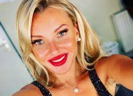Seitenmedienfilm und fernsehenfernsehsendungtake me out. Evelyn Burdecki News Bilder Und Infos Rund Um Das Tv Sternchen